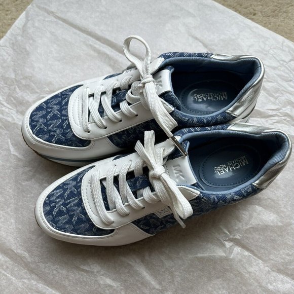 Michael Kors Women's Athletic Running Shoes Blue/White Lace Up Low Top Size 5.5 - Picture 4 of 8